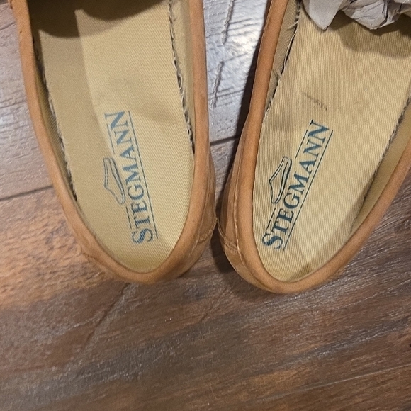 Stegmann Women's Tan Loafers - Picture 6 of 11